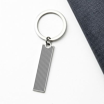 Dobra cena Customizable Designer Keychain with Zinc Alloy Material OEM/ODM w Internecie