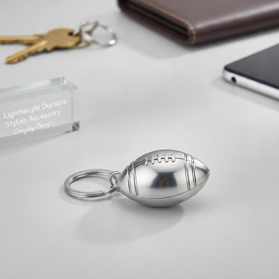 Dobra cena Split Ring Cute Metal Keychain Football Shape 15 gramów lekkie trwałe stylowe akcesoria nadające się do codziennego noszenia w Internecie